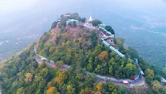 मैहर माता मंदिर, जहां रात को कोई नहीं रुकता, वजह जानकर होंगे हैरान