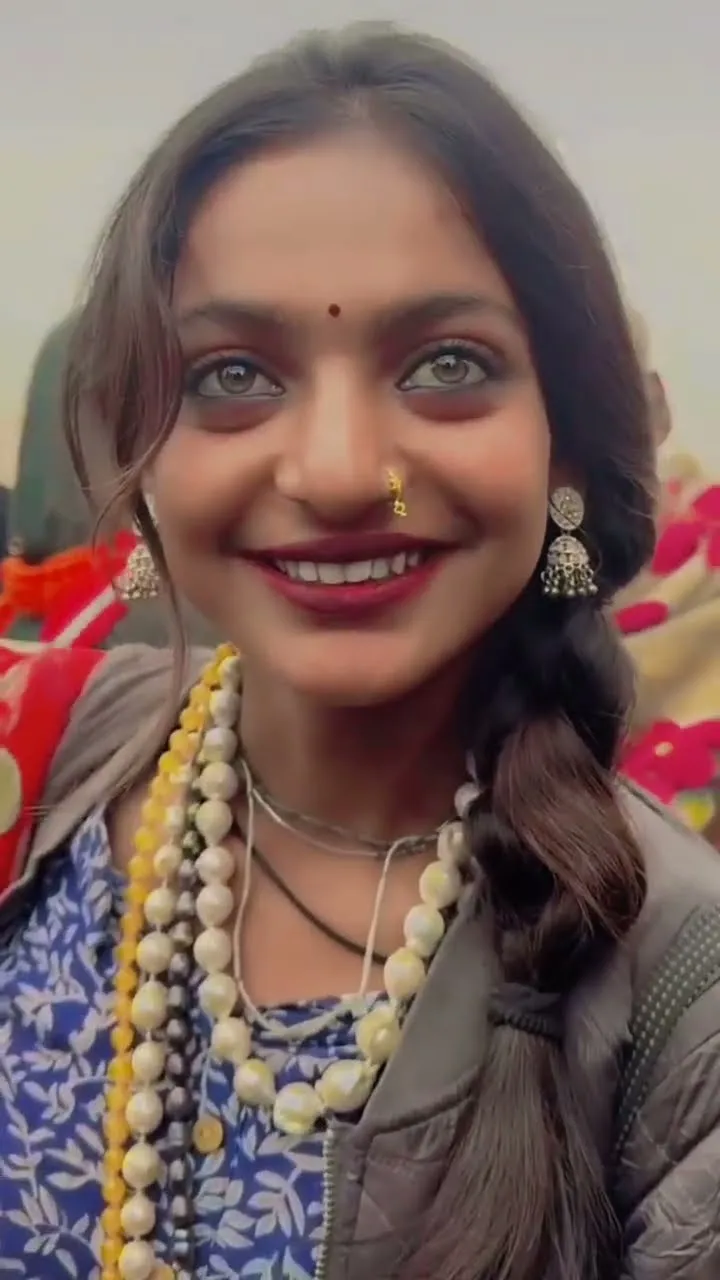 monalisa #kumbhmela2025 - YouTube