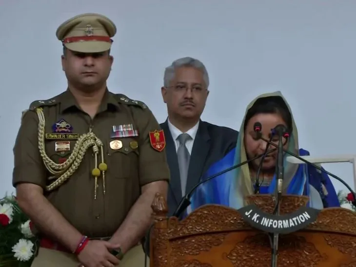 सकीना इट्टू ने उमर कैबिनेट में मंत्री पद की शपथ ली।