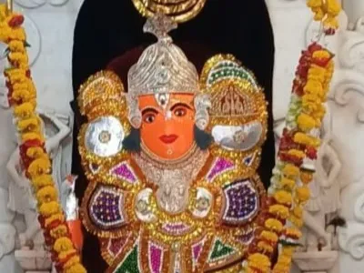 Hanuman Chalisa will be recited 1 lakh 11 thousand 111 times in Ratlam, a  fair will be held at Barbad Hanuman Temple | रतलाम में हनुमान जन्मोत्सव की  धूम: एक लाख 11