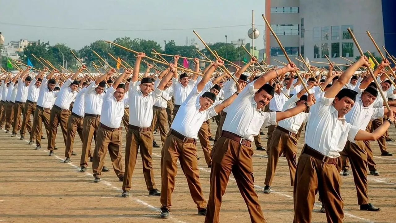 बेस बढ़ाने की तैयारी में RSS, शताब्दी समारोह से पहले नेटवर्क करना चाहता  दोगुना | Rashtriya Swayamsevak Sangh RSS plans to expand base aims to  double volunteers ahead of centenary celebration in