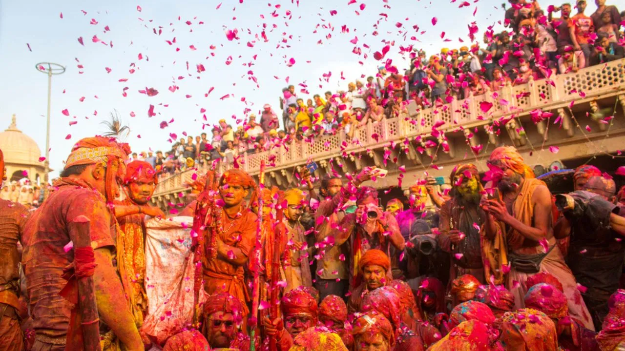 फुलेरा दूज से होली की शुरुआत; महत्व और जानने योग्य सभी बातें - CNBC TV18