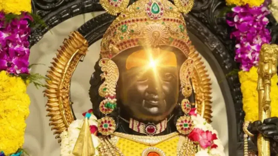 Ayodhya में प्राण-प्रतिष्ठा के बाद Ram Navami पर हुआ Ramlala का पहला सूर्य  तिलक, 3 मिनट तक माथे पर पड़ी Blue Rays