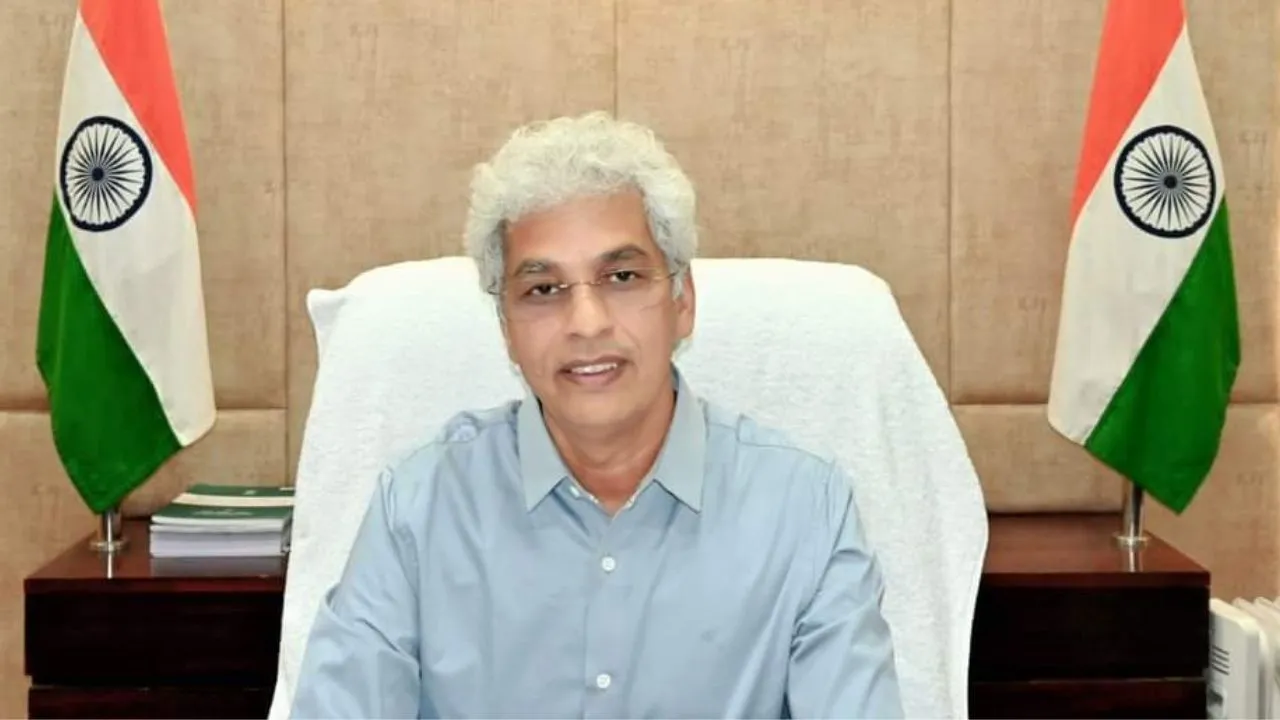 निजी स्कूलों के शोषण के खिलाफ जबलपुर कलेक्टर दीपक सक्सेना का किताबें कॉपी  मेला, बोले यही किताबें होंगी पाठ्यक्रम में शामिल jabalpur collector deepak  ...