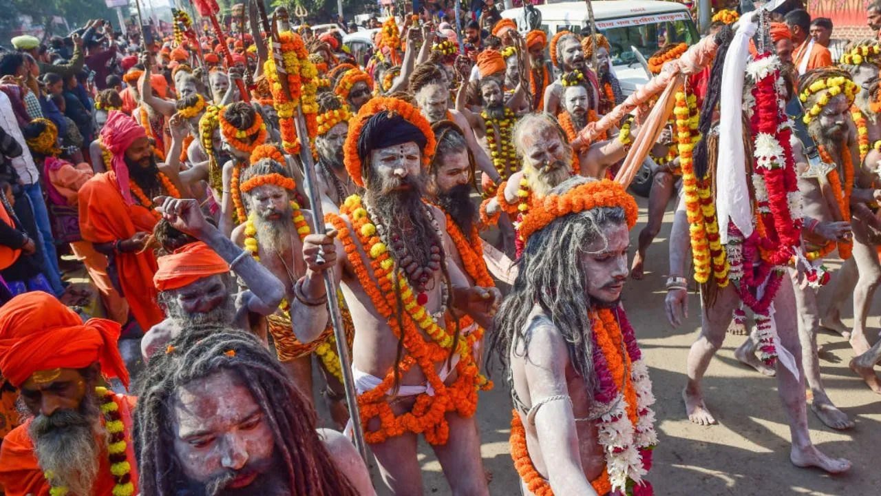 Mahakumbh 2025: क्या होते हैं अखाड़े? जानें इनका सदियों पुराना इतिहास |  Mahakumbh 2025 What Is Akhara In Mahakumbh Akhara History In Hindi