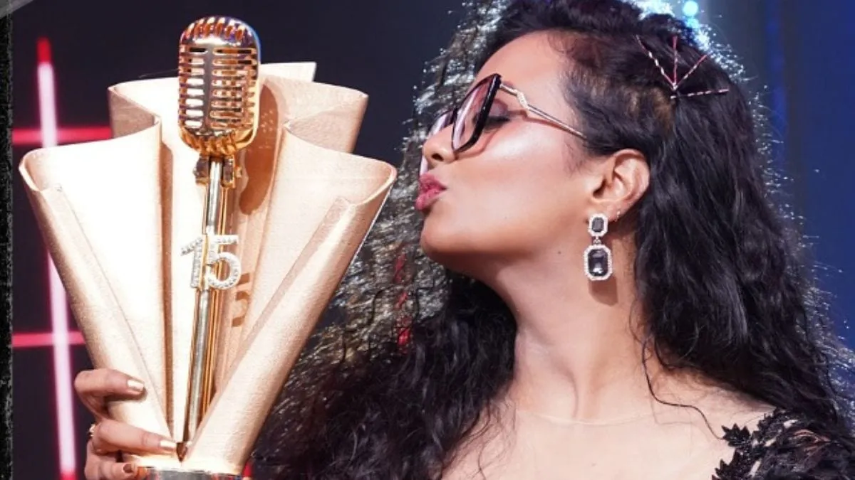 मानसी घोष ने जीता 'इंडियन आइडल' का खिताब- indian idol 15 winner manasi  ghosh won singing show trophy with 25 lakh prize money | Jansatta