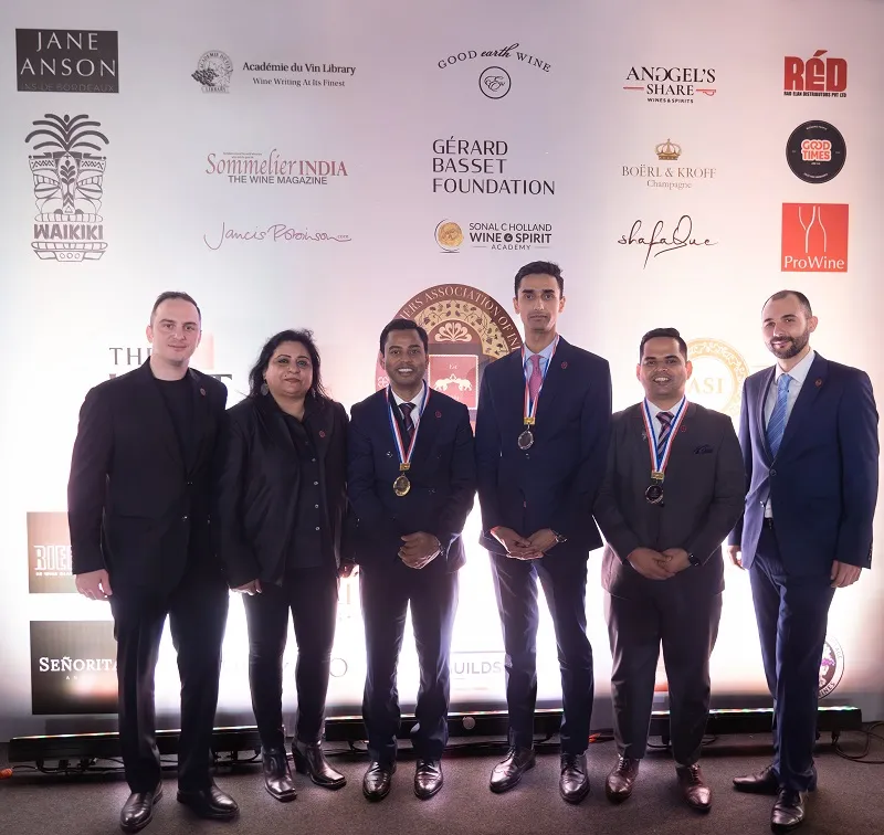 L to R- Mattia Antonio Cianca, Amrita Singh, Jai Singh, Pankaj Singh, Amber Deshmukh, Salvatore Castano (1)
