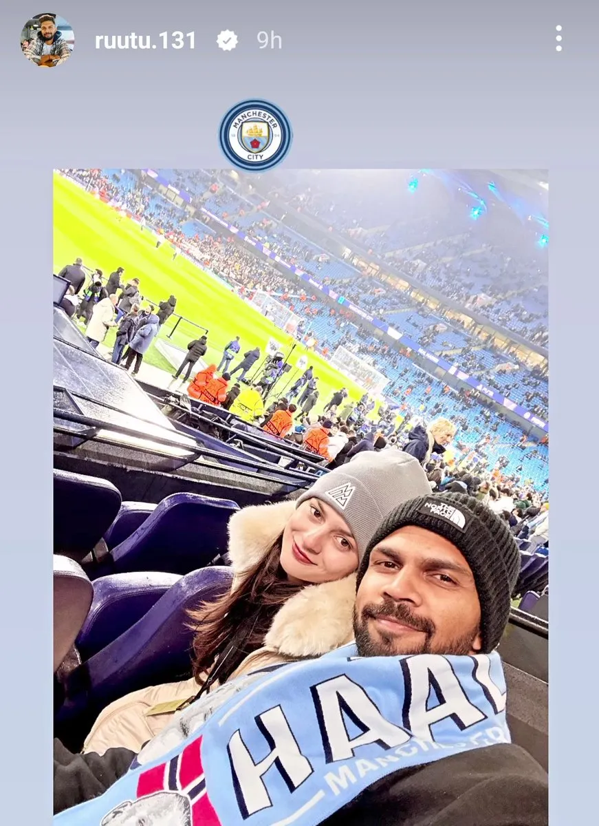 Ruturaj Gaikwad with wife