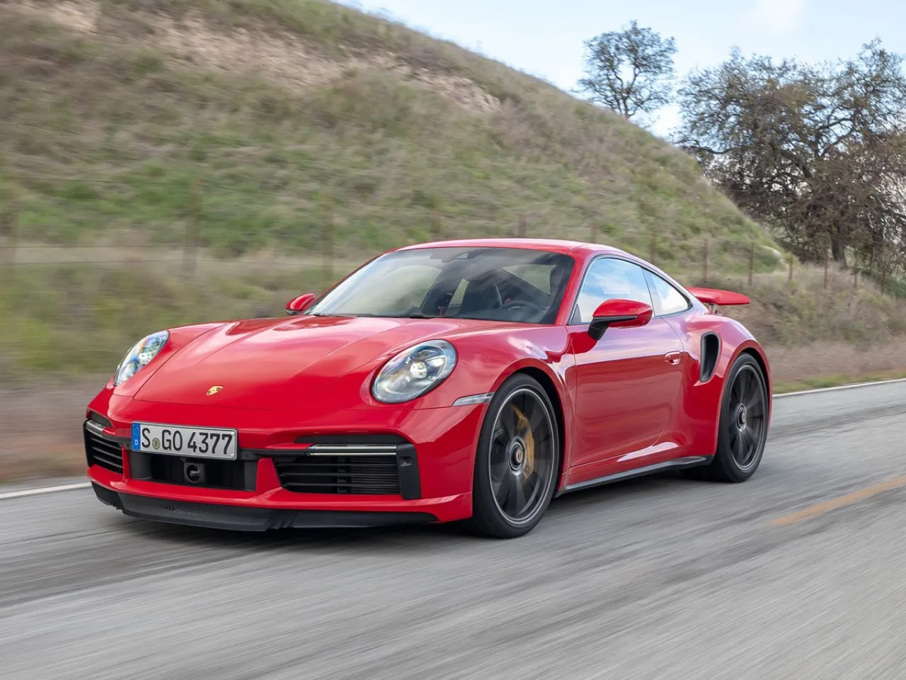  Porsche 911 is one of the cars Charles leclerc owns in his collection