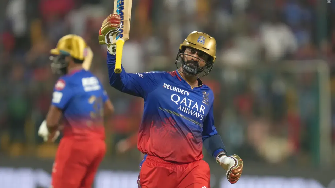 Dinesh Karthik (Source: BCCI/IPL).png