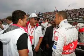 Lewis Hamilton with Sachin Tendulkar