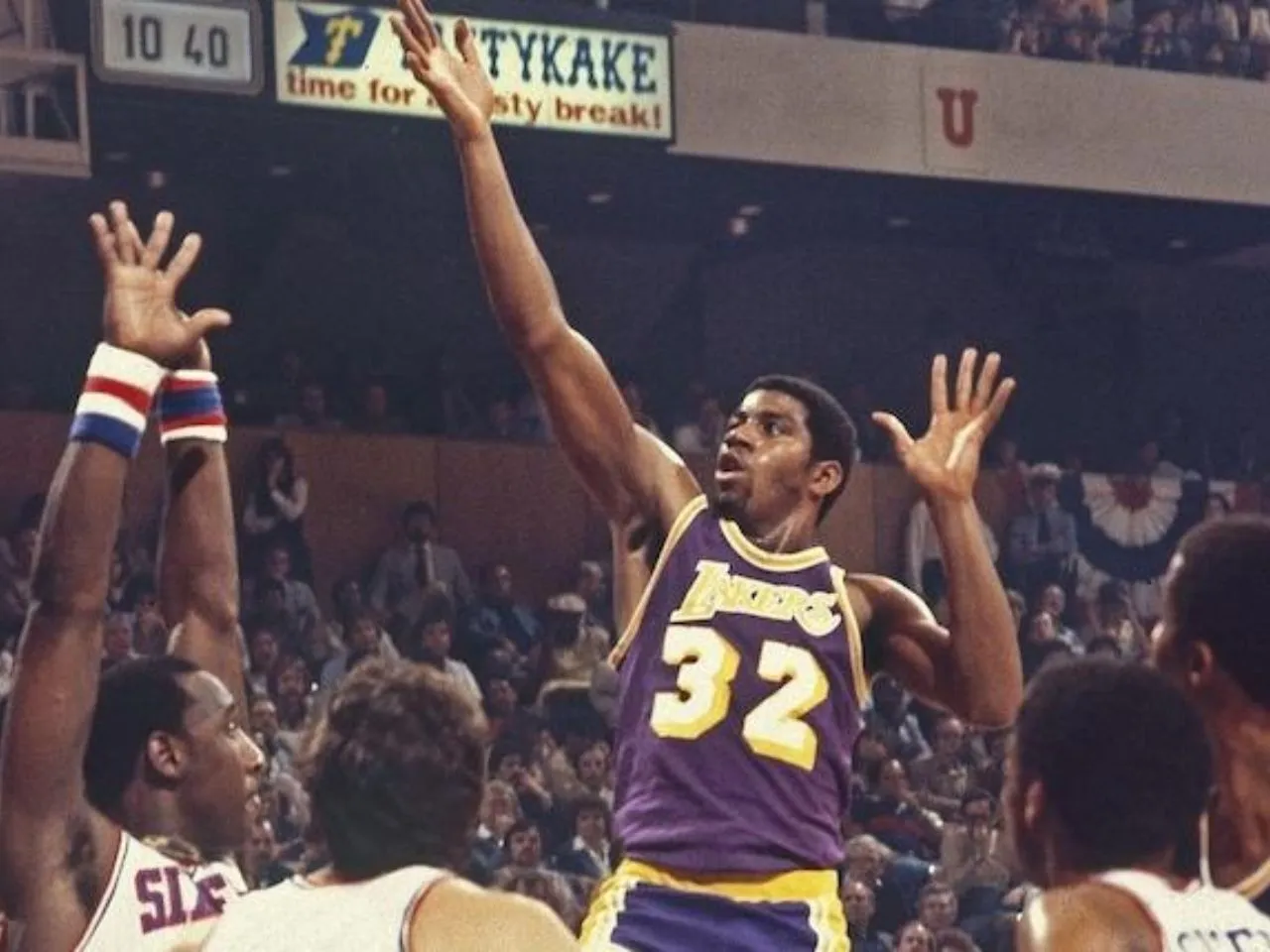 Lakers (Source: Google)