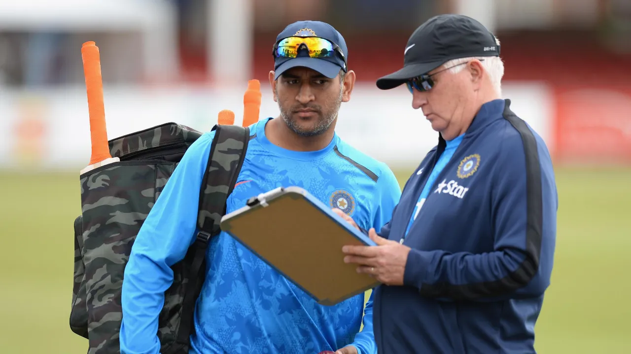 MS Dhoni and Duncan Fletcher (File Photo: Internet)