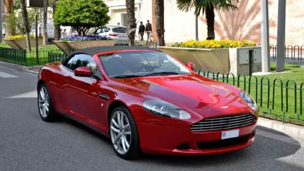 Aston Martin DB9