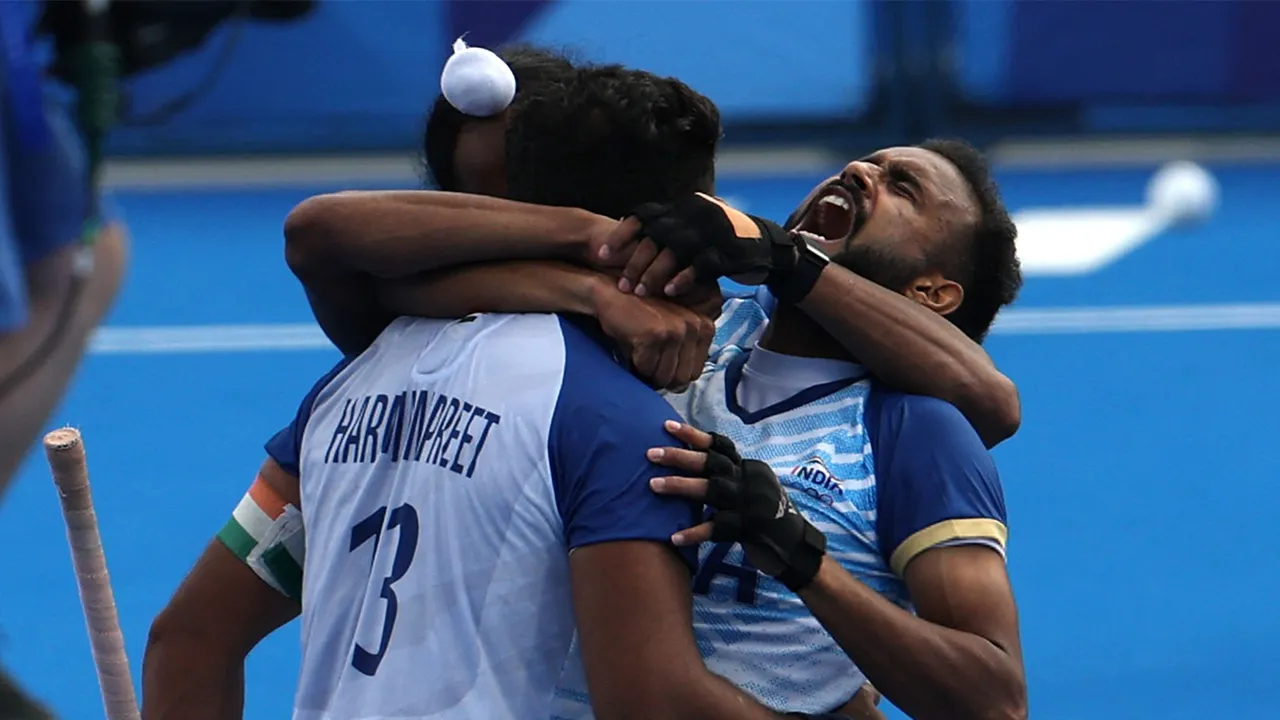 Skipper Harmanpreet Singh celebrating India's win with teammates (File Photo: Internet)