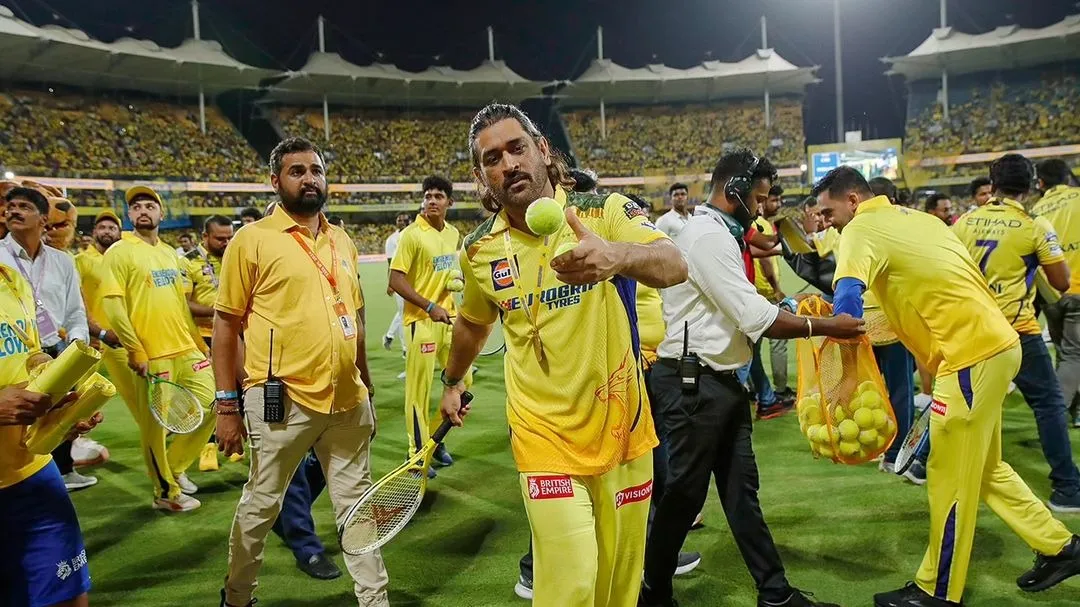 IPL 2024: MS Dhoni's bromance with Suresh Raina in CSK's lap of honour in  Chennai - India Today