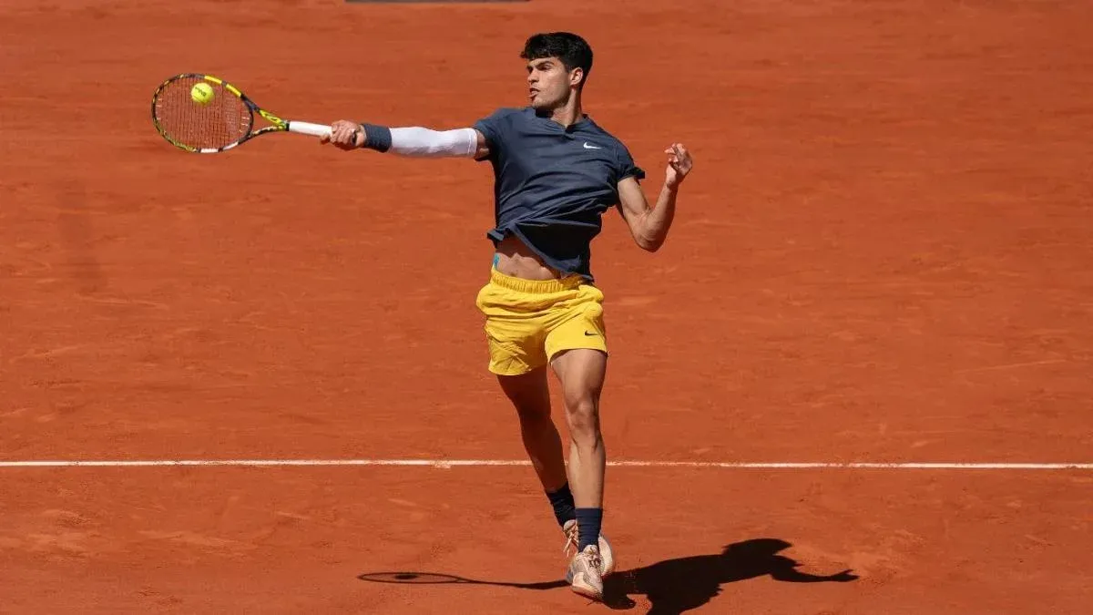 Carlos Alcaraz clinches the first set of 2024 French Open - sportzpoint.com