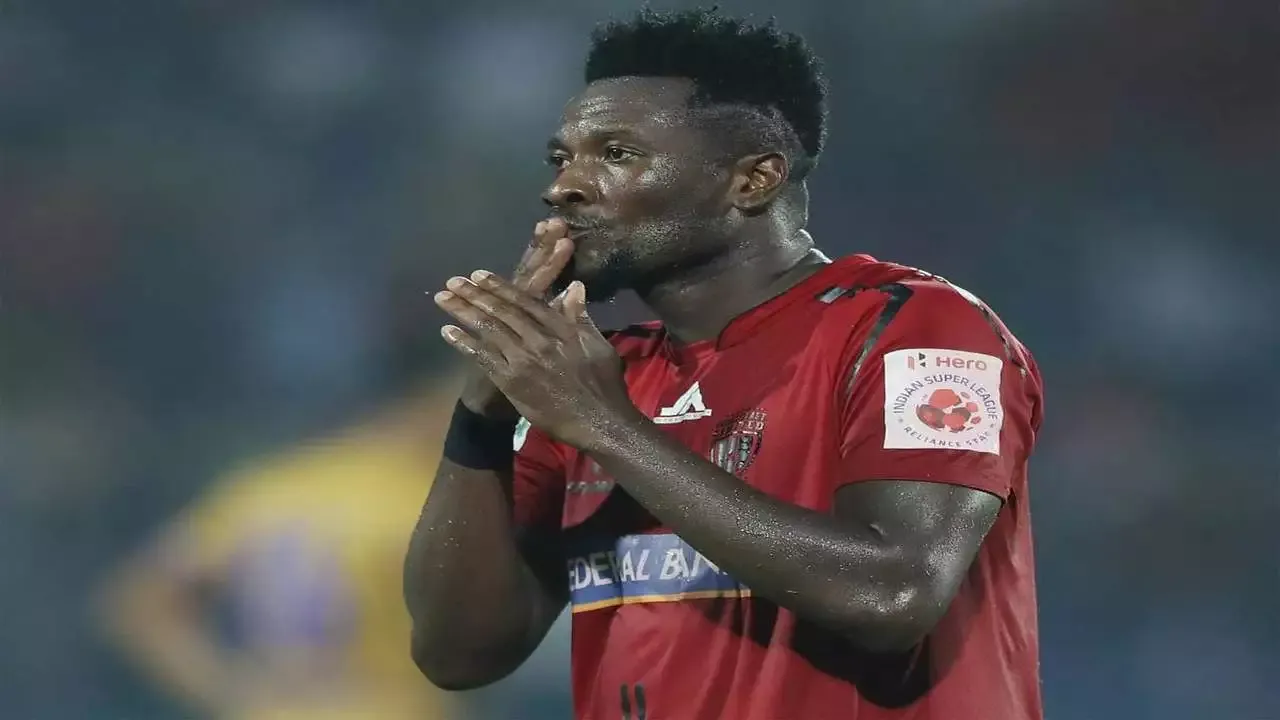 Asamoah Gyan-NorthEast United FC-sportzpoint.com