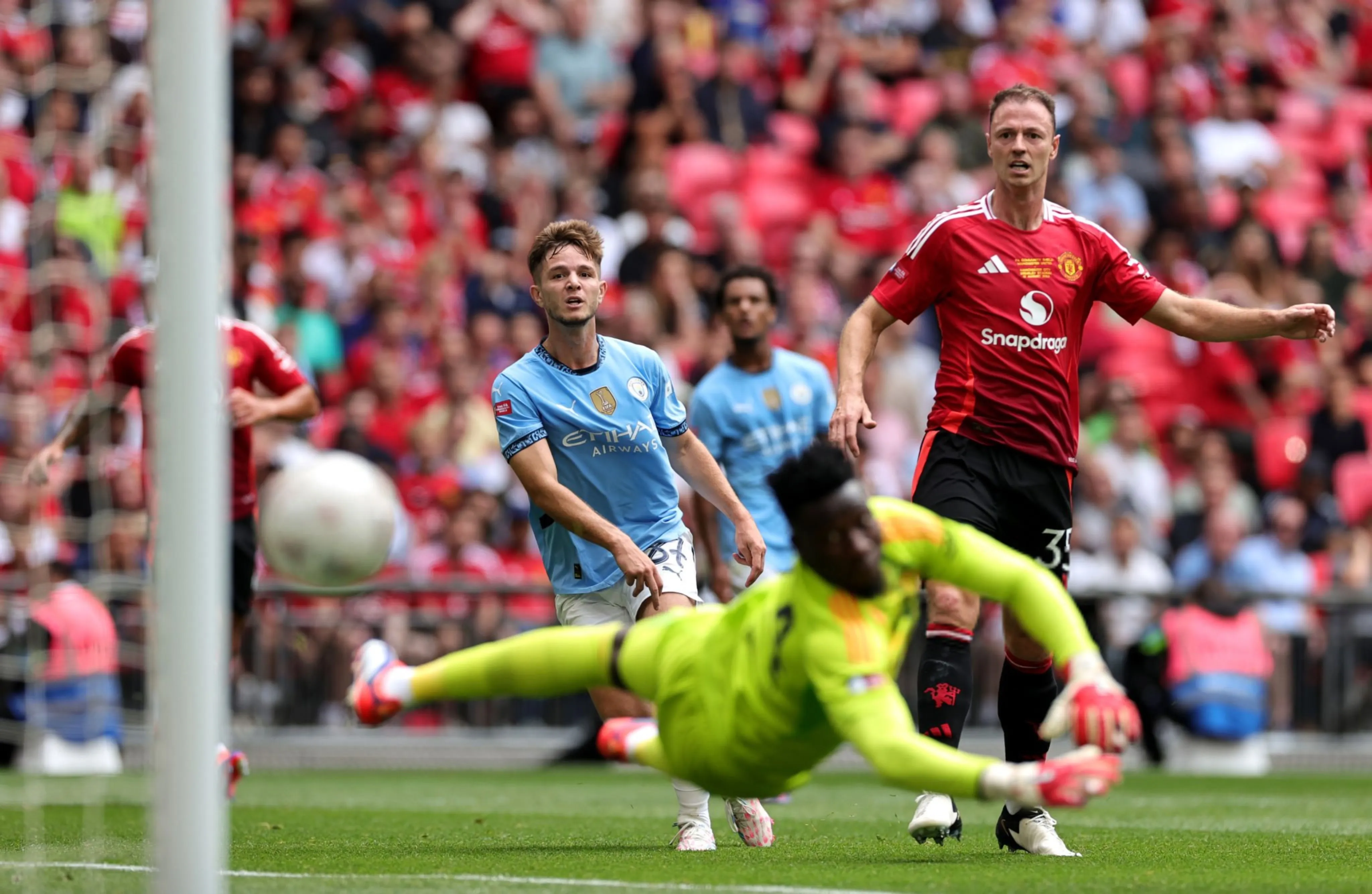 James McAtee in action against Manchester United in the Community Shield - sportzpoint.com