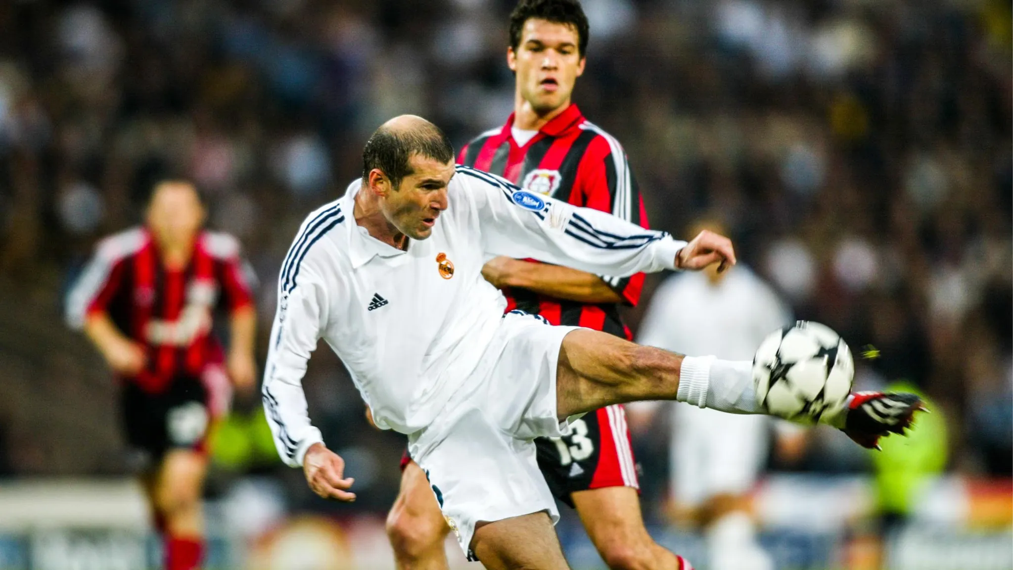 Zinedine Zidane scored a magnificent goal in the 2002 Final against Leverkusen