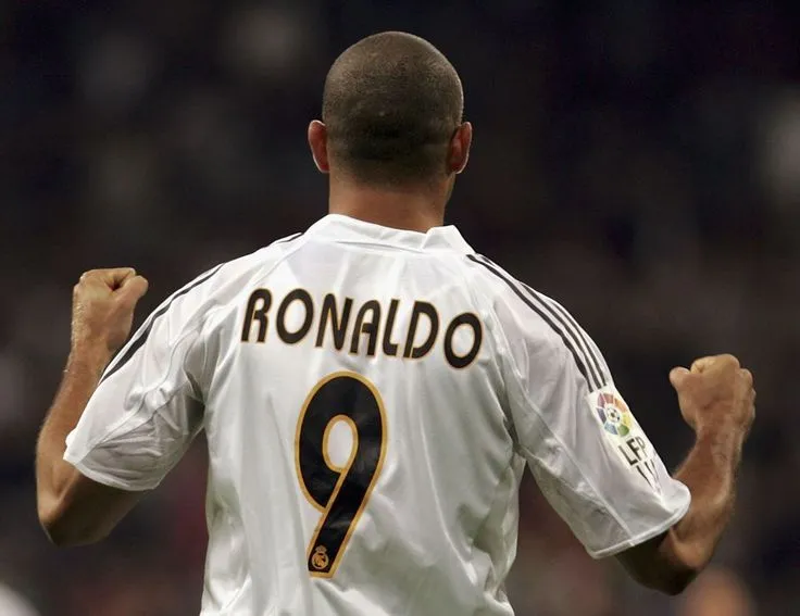 Ranking every player to wear No.9 for Real Madrid since 1992 - Ronaldo Nazario - sportzpoint.com