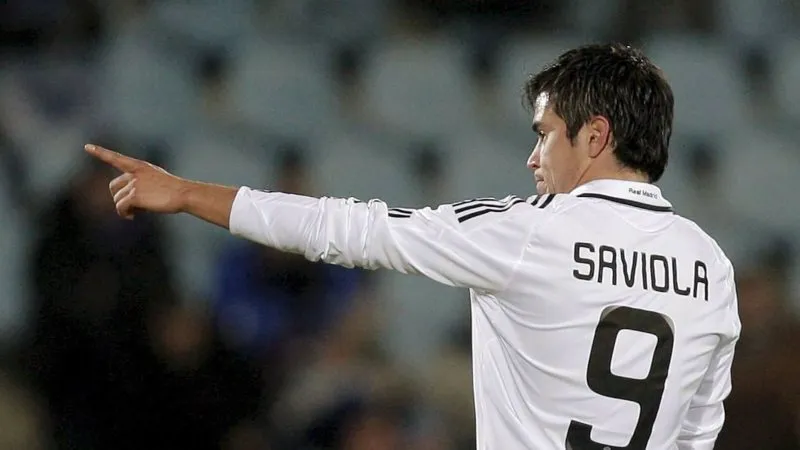 Ranking every player to wear No.9 for Real Madrid since 1992 - Javier Saviola - sportzpoint.com