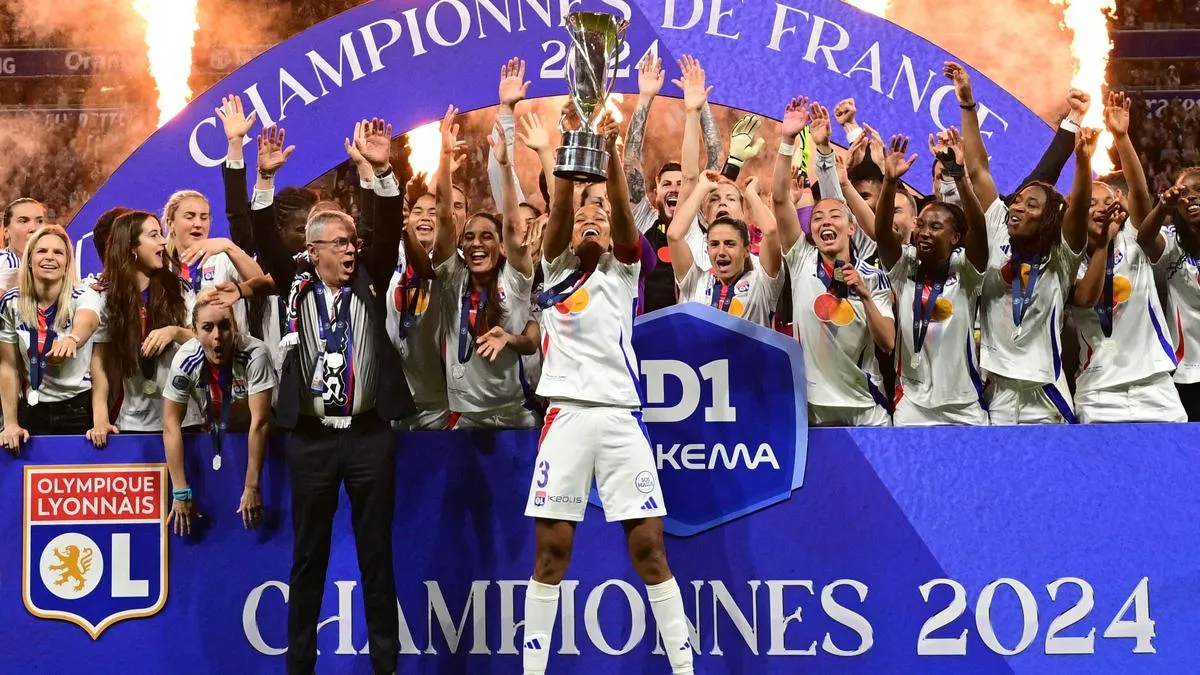 Lyon lifted their 17th league title