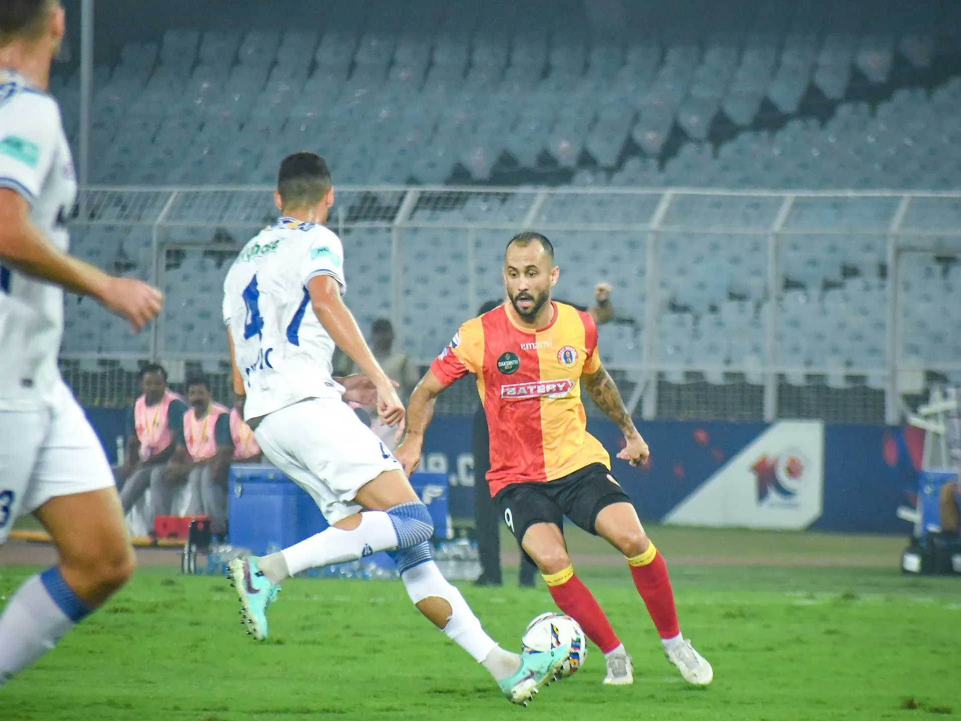 Victor Vasquez could not do that much in the first half of the East Bengal vs Chennaiyin FC match in Kolkata.  Image Copyright | Sportz Point