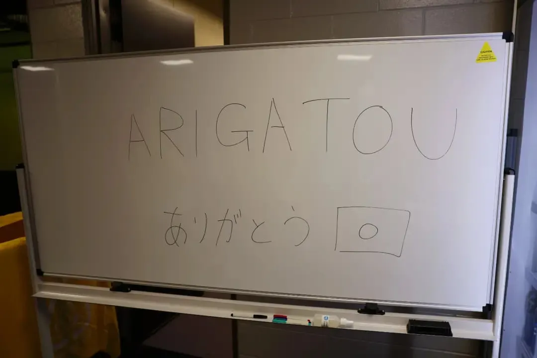 Japan Women's Football Team cleans the dressing room and leaves a 