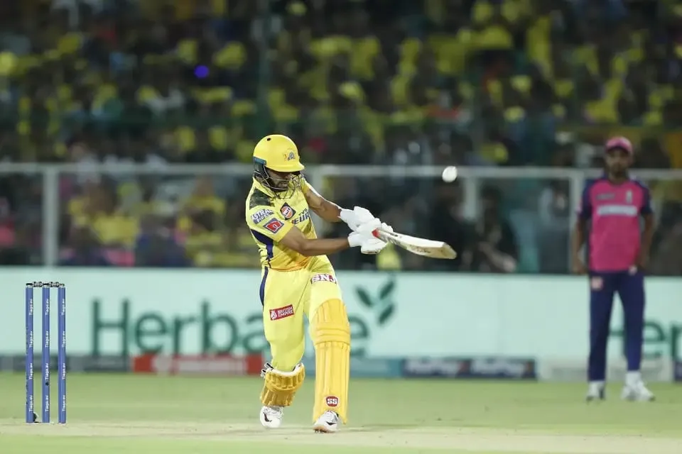 RR vs CSK: Ruturaj Gaikwad pulled one for a six | Sportz Point