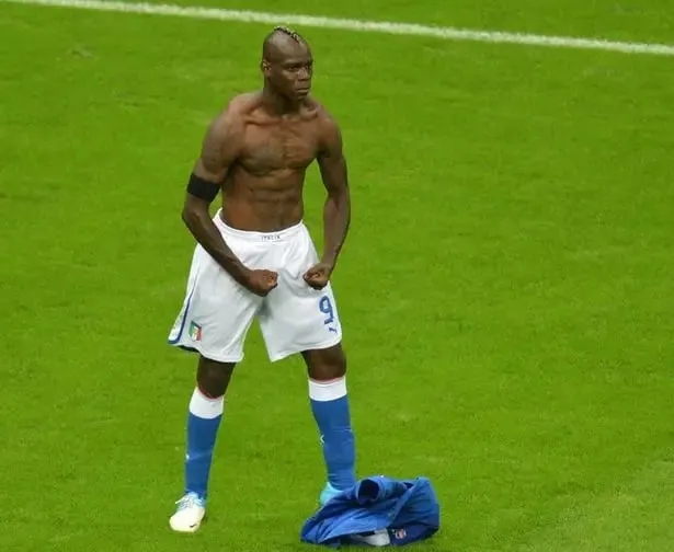 Iconic football celebrations | Mario  Balotelli | Euro 2012 Semis against Germany | Sportz Point