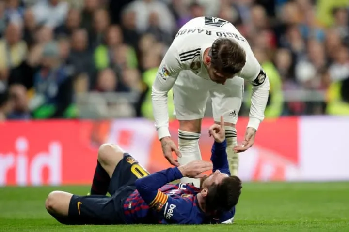 Lionel Messi Refused to take Ramos' hand to get up | SportzPoint