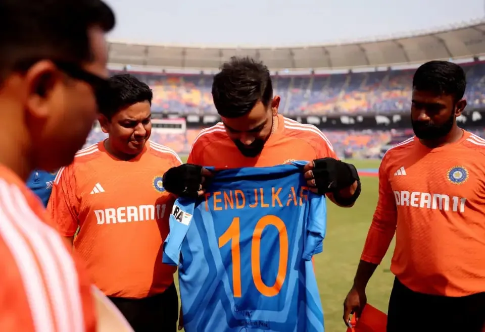 That's one to treasure - Virat Kohli gets a special gift from Sachin Tendulkar  ICC via Getty Images