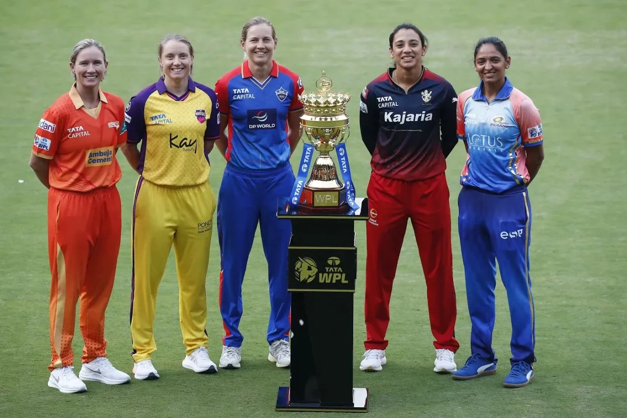 All the captains with WPL 2024 Trophy  