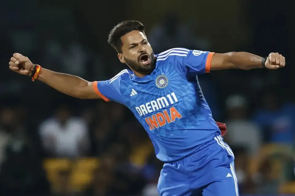 Mukesh Kumar struck with his third ball, taking out Josh Philippe for 4  BCCI