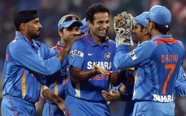Irfan Pathan takes wicket | SportzPoint.com