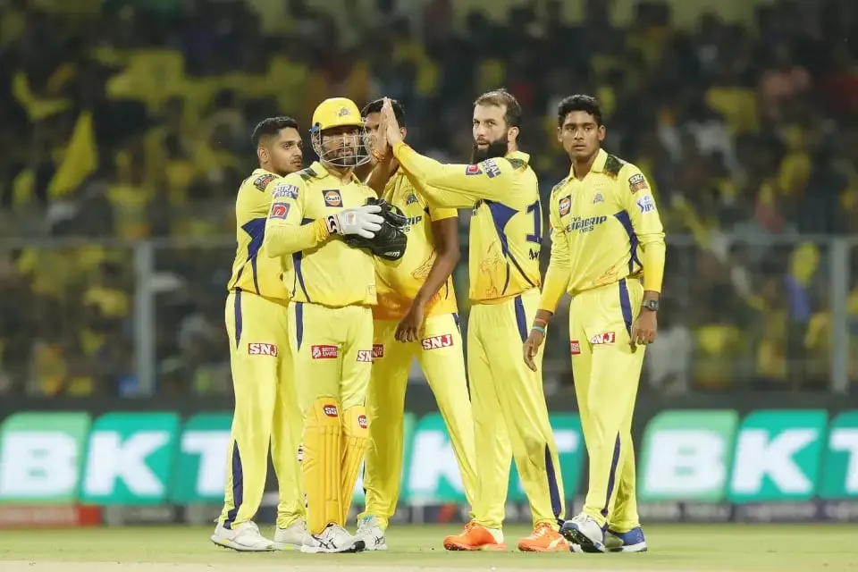 KKR vs CSK: Moeen Ali struck with his first ball | Sportz Point