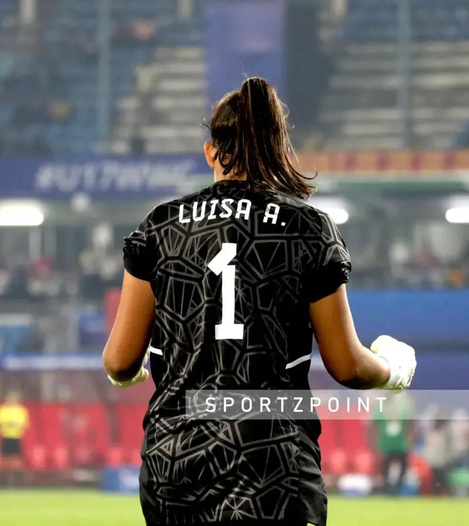 Nigeria vs Colombia | Colombia's Goalkeeper Luisa after saving the penalty of Comfort in the semi-final match | Sportz Point