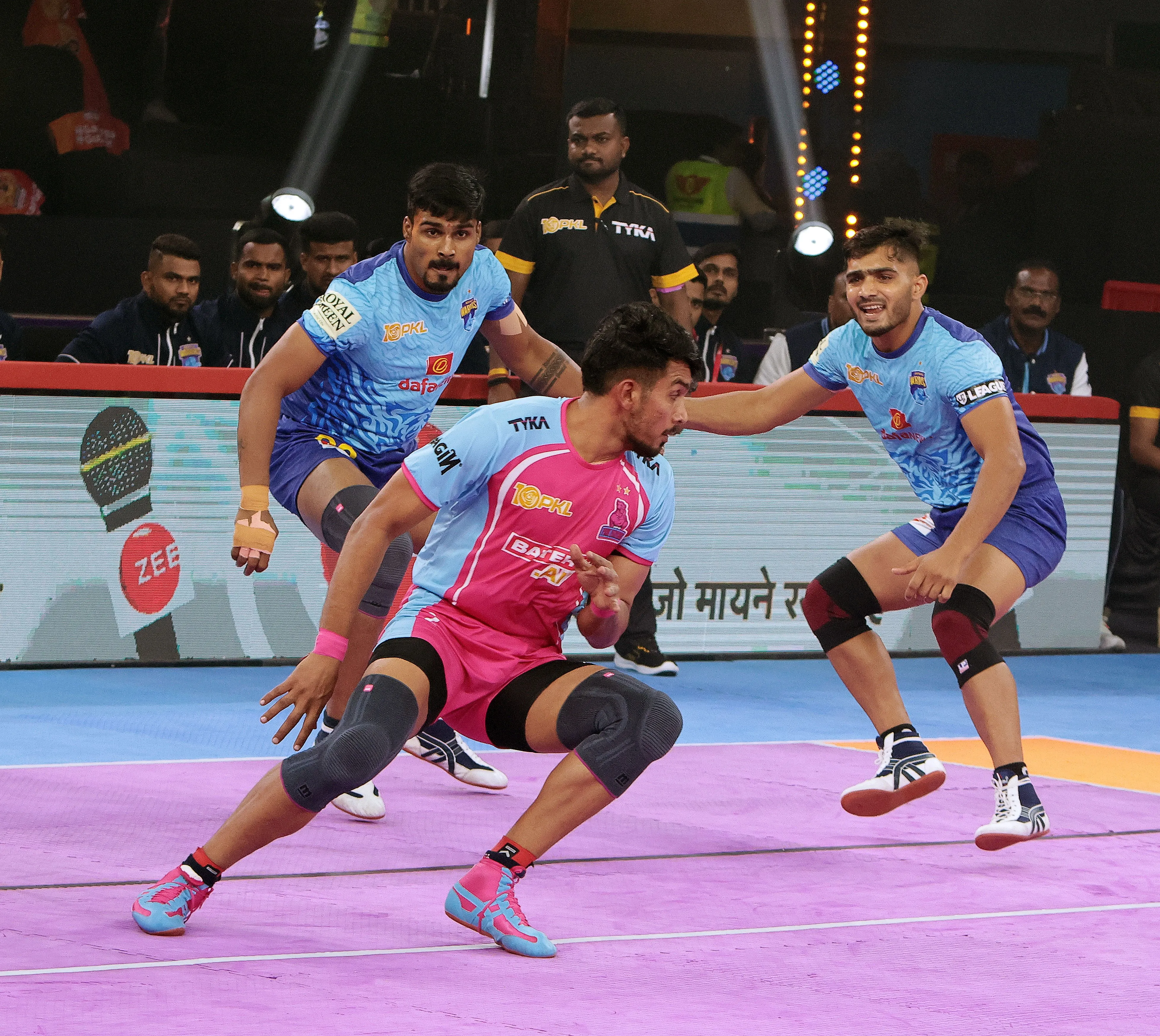 PRO Kabaddi League 2023-24: Jaipur Pink Panthers and Bengal Warriors play out first tie of PKL Season 10  