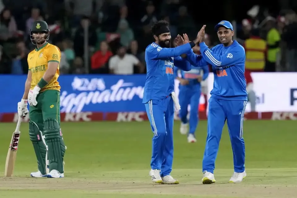 Suryakumar Yadav and Ravindra Jadeja celebrate the run-out of Matthew Breetzke during the SA vs IND 2nd T20I match  Associated Press