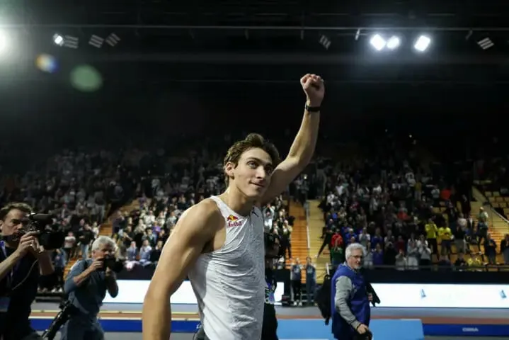 Armand Duplantis breaks new world pole vault record in Clermont-Ferrand | Sportz Point