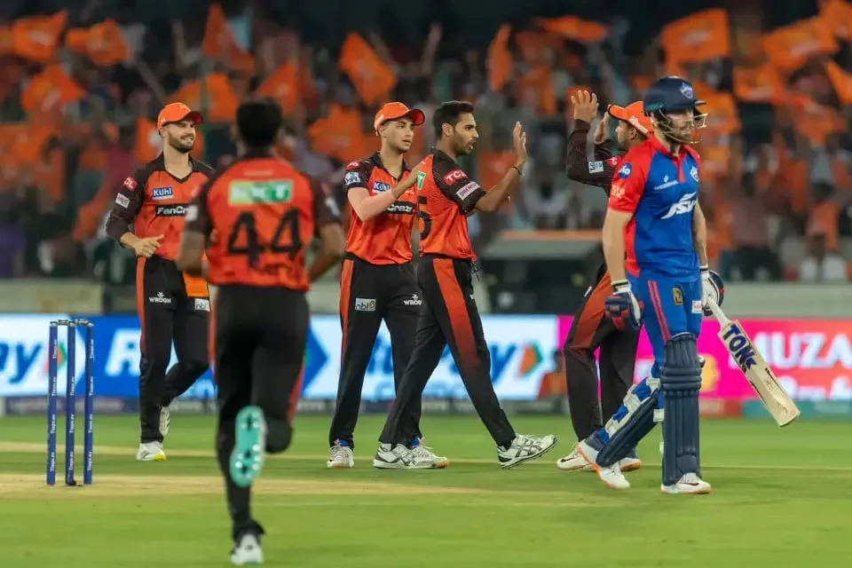 SRH vs DC: Bhuvneshwar Kumar sent back Phil Salt for a golden duck | Sportz Point