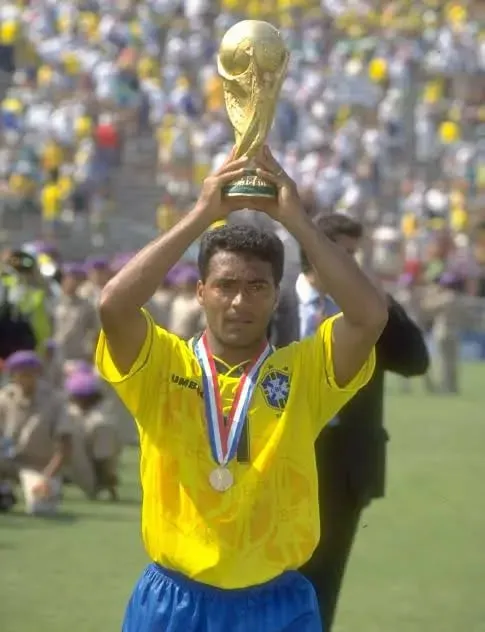 Footballers Who Retired And Came Back: Romario | Sportz Point 