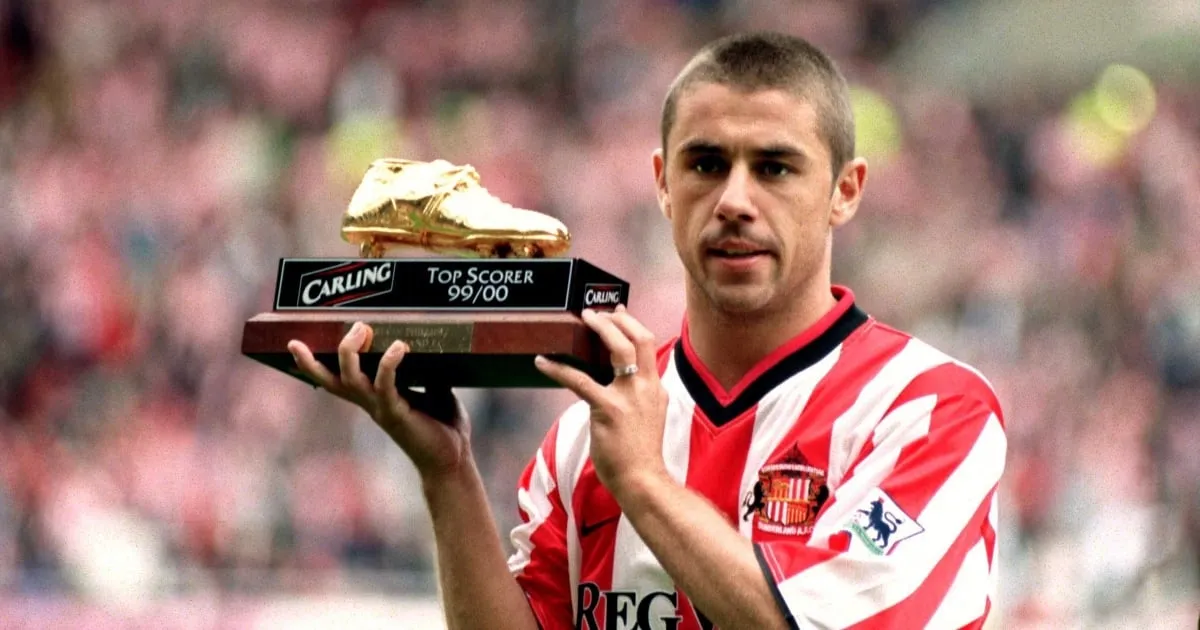 Kevin Philips holding the 1999/20 golden boot.  