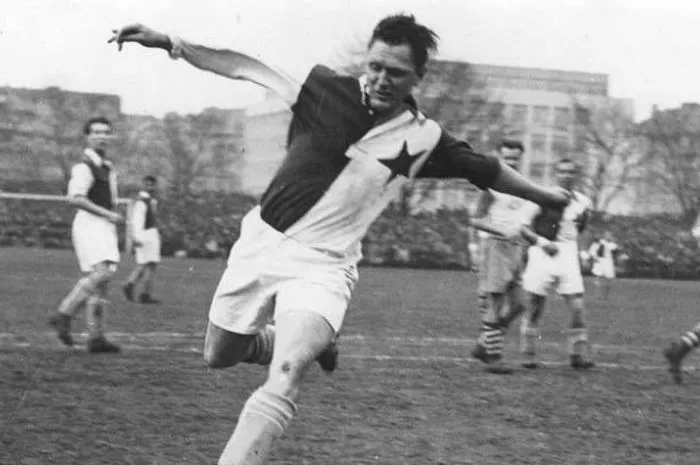 Josef Bican - Top goal scorers - Sportz Point