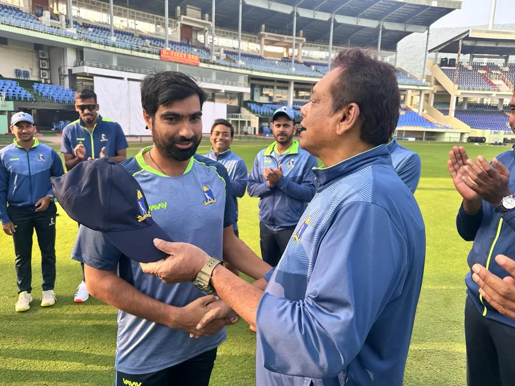 Mohammad Kaif getting his first-class cap.  Image | CAB