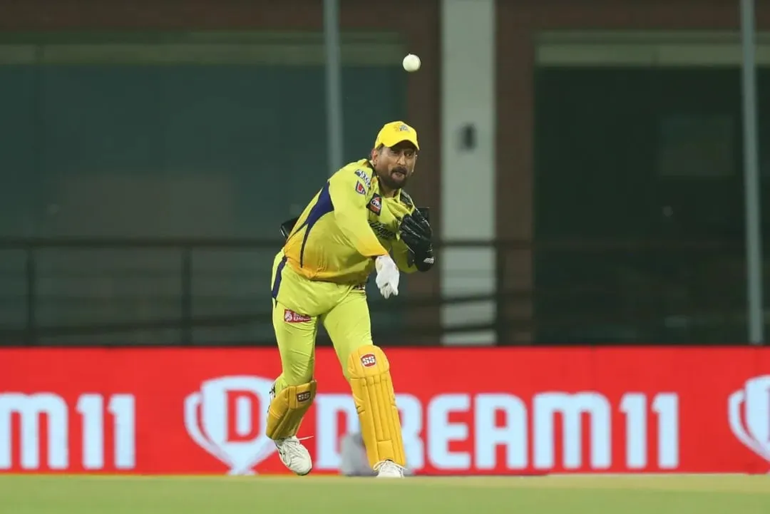 MS Dhoni took 200 catches in IPL history | Sportzpoint