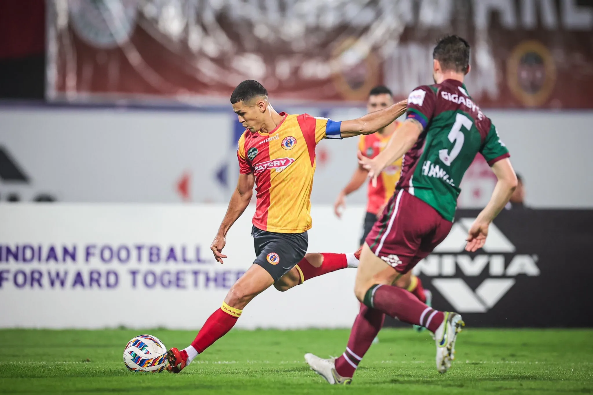 Mohun Bagan vs East Bengal: Cleiton Silva in action against the Mariners  Image - X