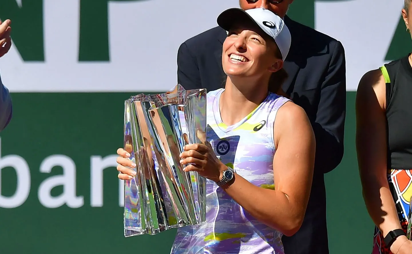 Swiatek wins 11th straight match to claim Indian Wells title, rises to  World No.2 | Tennis News | Sportzpoint.com