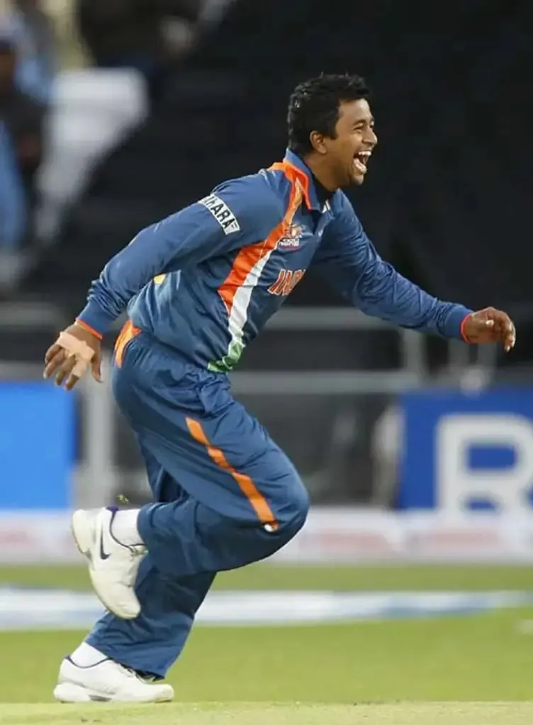 Best bowling figures on debut for India in T20I cricket | Pragyan Ojha | Sportz Point